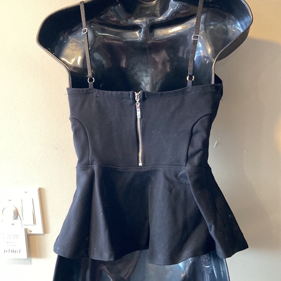 ❌SOLD❌Black Peplum Low-Cut Tank Top 🖤 - Picture 5 of 5